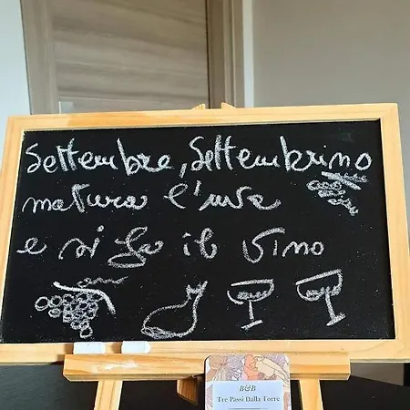 Tre Passi Dalla Torre Bed and breakfast Montesarchio