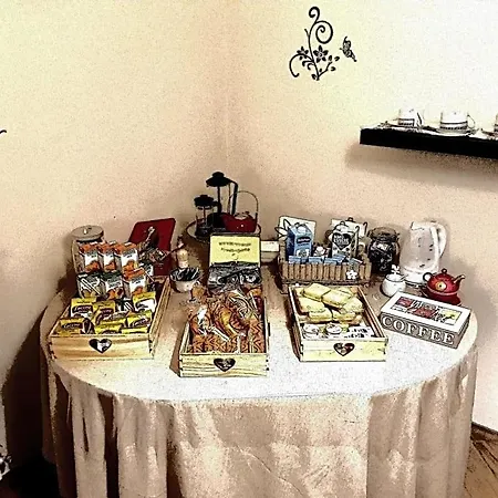 Tre Passi Dalla Torre Bed & Breakfast Montesarchio